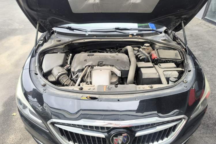 Used Buick LaCrosse 2018 28T Luxury Model Engine Bay