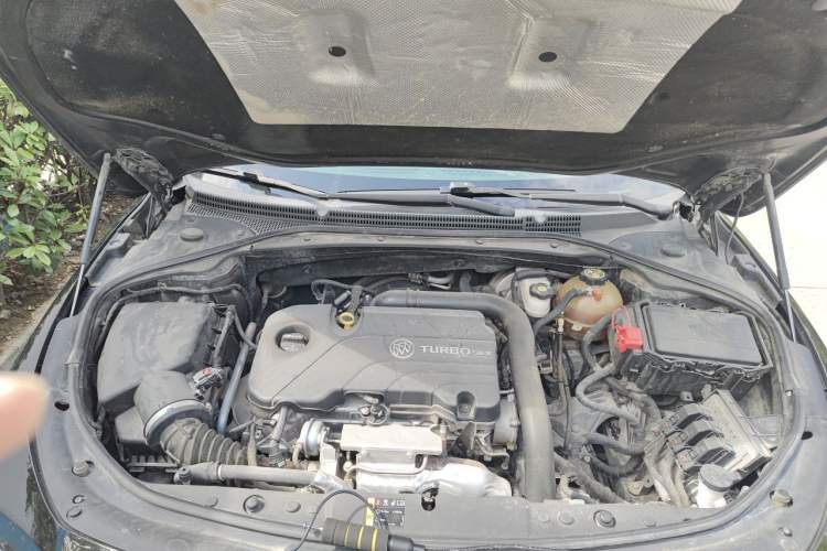 Used Buick LaCrosse 2018 20T Elite Edition Engine Bay