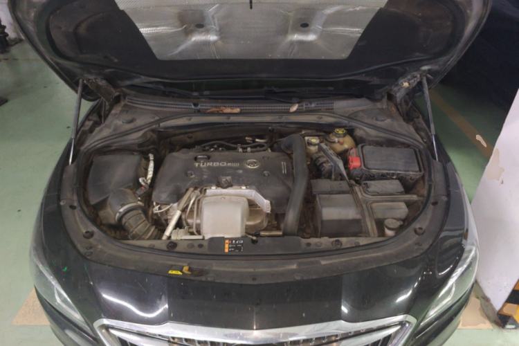 Used Buick LaCrosse 2018 28T Luxury Model Engine Bay