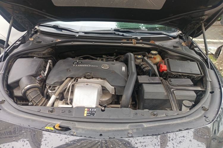Used Buick LaCrosse 2018 28T Elite Edition Engine Bay