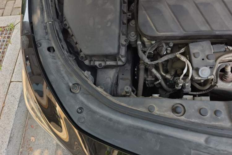 Used Buick LaCrosse 2018 30H Elite Edition Engine Bay Right