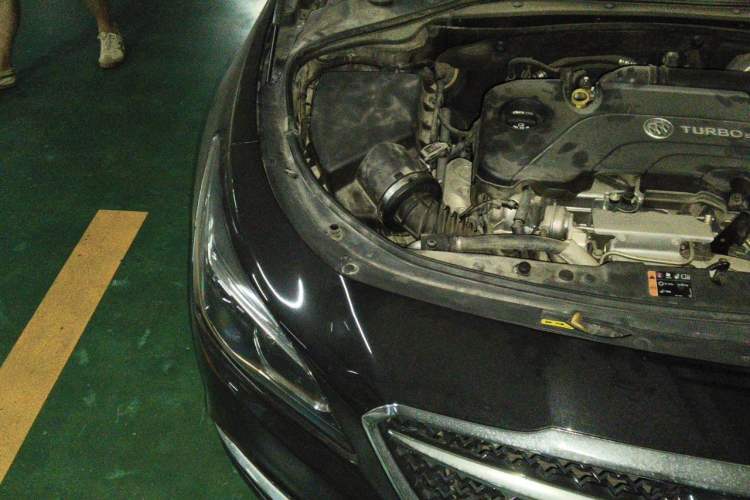 Used Buick LaCrosse 2018 20T Elite Edition Engine Bay Right