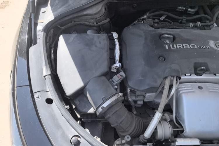 Used Buick LaCrosse 2018 28T Elite Edition Engine Bay Right