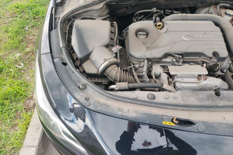 Used Buick LaCrosse 2018 20T Elite Edition Engine Bay Right