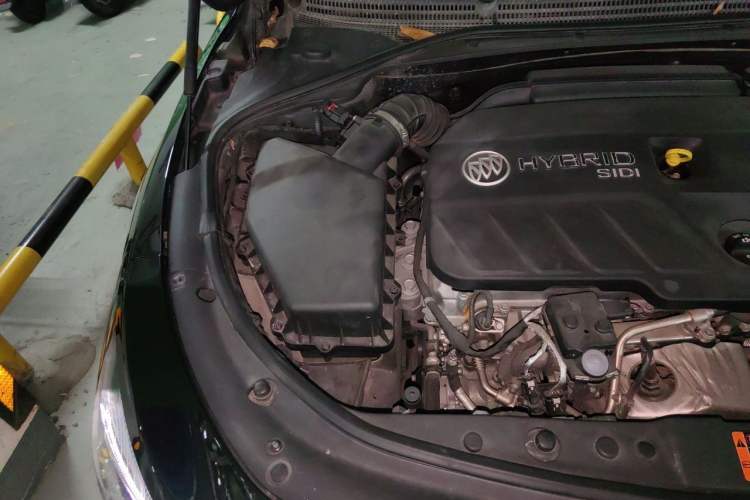 Used Buick LaCrosse 2018 30H Luxury Edition Engine Bay Right