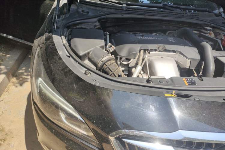 Used Buick LaCrosse 2018 28T Elite Edition Engine Bay Right