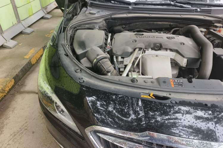 Used Buick LaCrosse 2018 28T Elite Edition Engine Bay Right