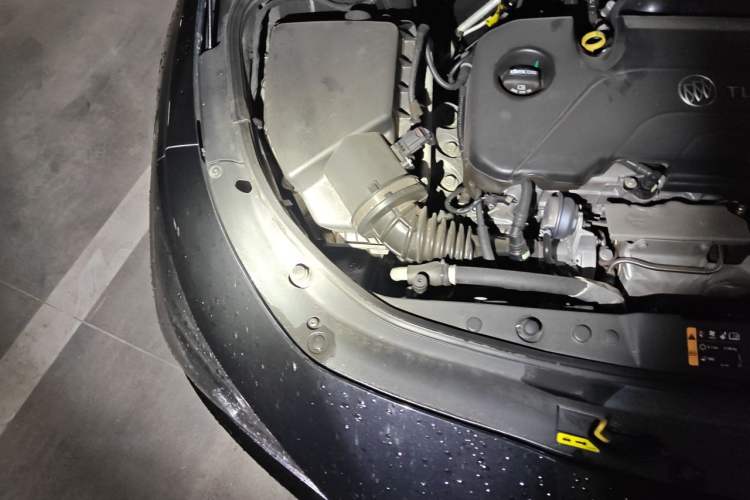 Used Buick LaCrosse 2018 20T Elite Edition Engine Bay Right