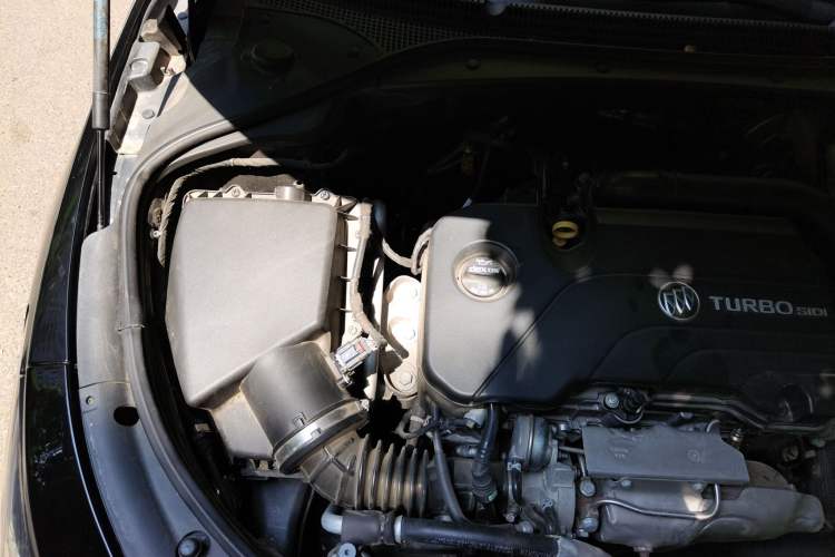 Used Buick LaCrosse 2018 20T Elite Edition Engine Bay Right