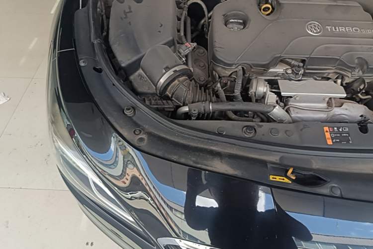 Used Buick LaCrosse 2018 20T Elite Edition Engine Bay Right