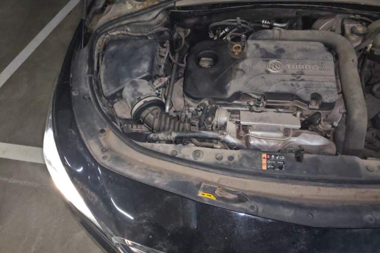 Used Buick LaCrosse 2018 20T Elite Edition Engine Bay Right