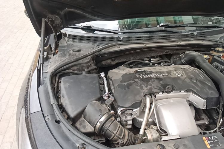 Used Buick LaCrosse 2018 28T Luxury Model Engine Bay Right