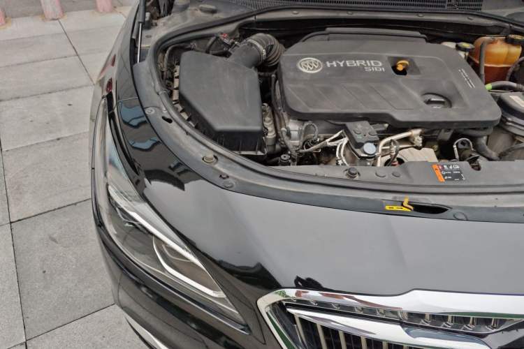 Used Buick LaCrosse 2018 30H Elite Edition Engine Bay Right