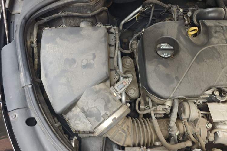 Used Buick LaCrosse 2018 20T Luxury Model Engine Bay Right