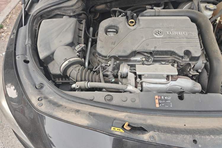 Used Buick LaCrosse 2018 20T Elite Edition Engine Bay Right