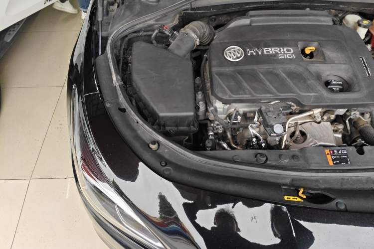 Used Buick LaCrosse 2018 30H Elite Edition Engine Bay Right