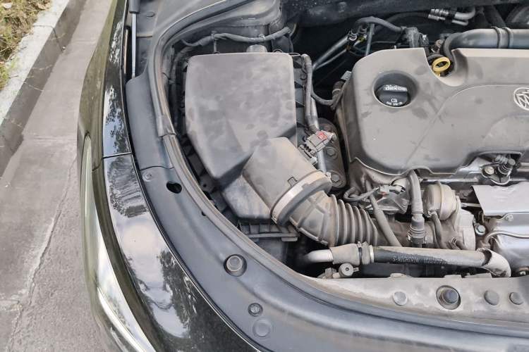 Used Buick LaCrosse 2018 20T Elite Edition Engine Bay Right