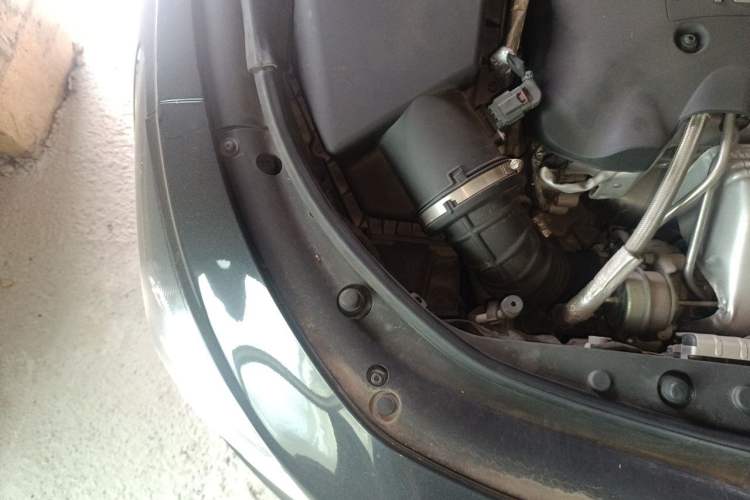 Used Buick LaCrosse 2018 28T Luxury Model Engine Bay Right
