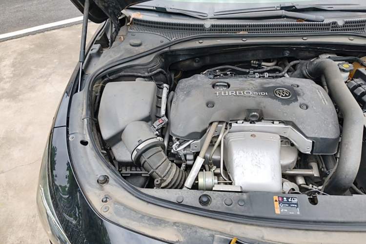 Used Buick LaCrosse 2018 28T Elite Edition Engine Bay Right
