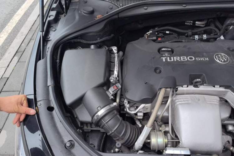 Used Buick LaCrosse 2018 28T Elite Edition Engine Bay Right