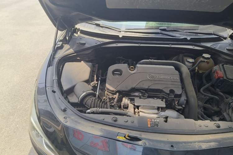 Used Buick LaCrosse 2018 20T Elite Edition Engine Bay Right