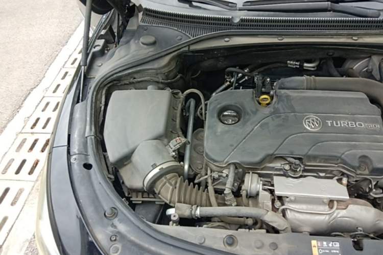 Used Buick LaCrosse 2018 20T Elite Edition Engine Bay Right