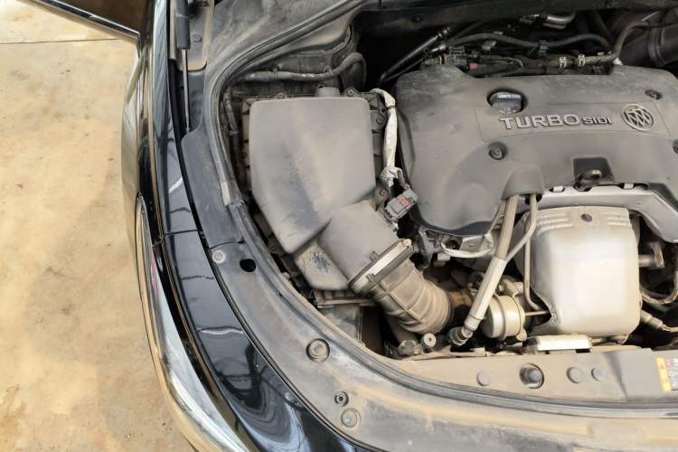 Used Buick LaCrosse 2018 28T Luxury Model Engine Bay Right