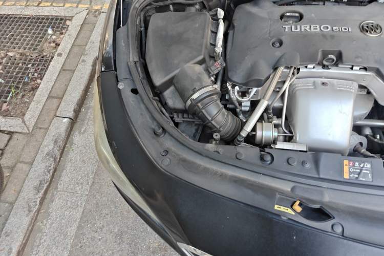 Used Buick LaCrosse 2018 28T Elite Edition Engine Bay Right