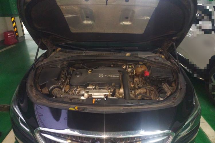 Used Buick LaCrosse 2018 20T Elite Edition Engine Bay