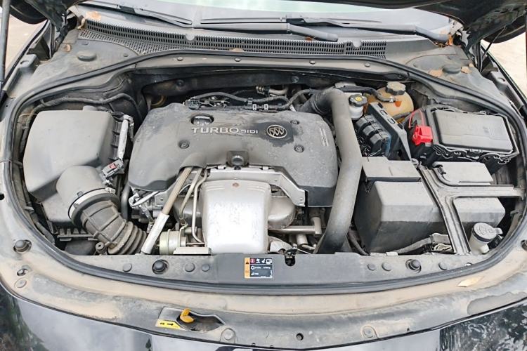 Used Buick LaCrosse 2018 28T Elite Edition Engine Bay