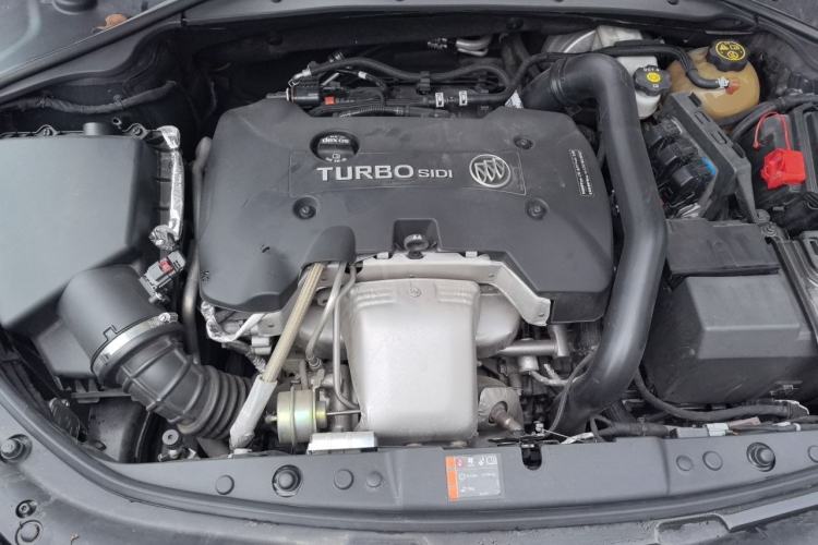 Used Buick LaCrosse 2018 28T Elite Edition Engine Bay