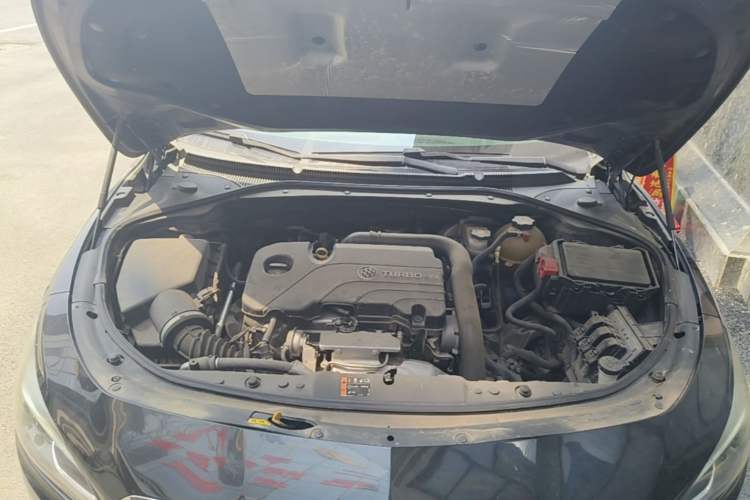 Used Buick LaCrosse 2018 20T Elite Edition Engine Bay