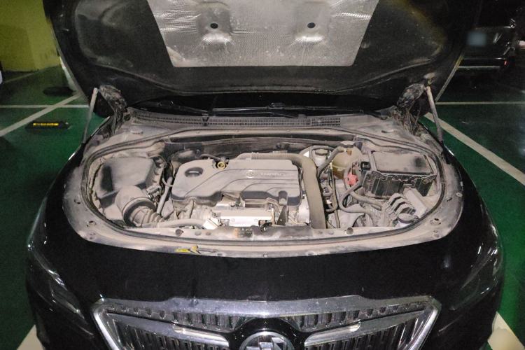 Used Buick LaCrosse 2018 20T Elite Edition Engine Bay