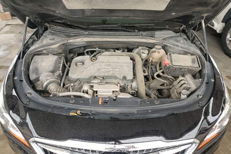 Used Buick LaCrosse 2018 20T Elite Edition Engine Bay