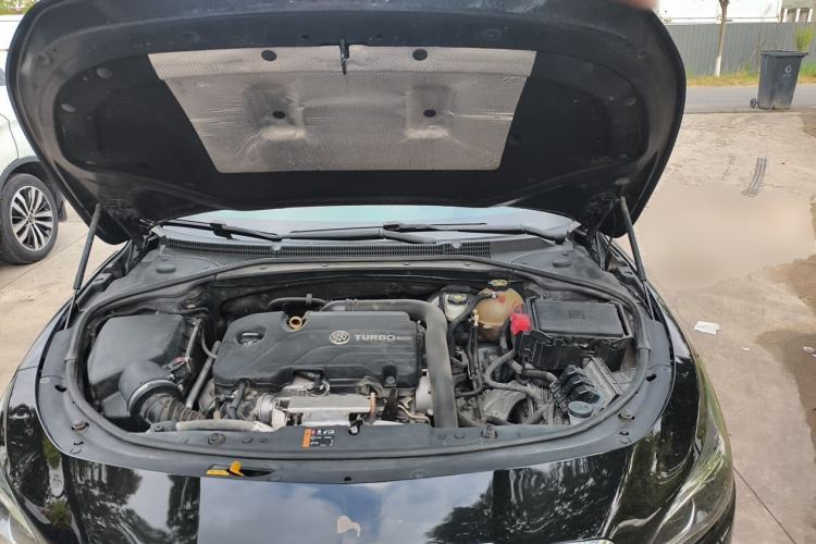 Used Buick LaCrosse 2018 20T Luxury Model Engine Bay