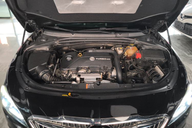 Used Buick LaCrosse 2018 20T Elite Edition Engine Bay