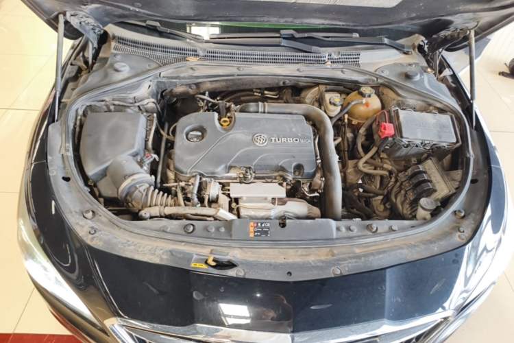 Used Buick LaCrosse 2018 20T Luxury Model Engine Bay