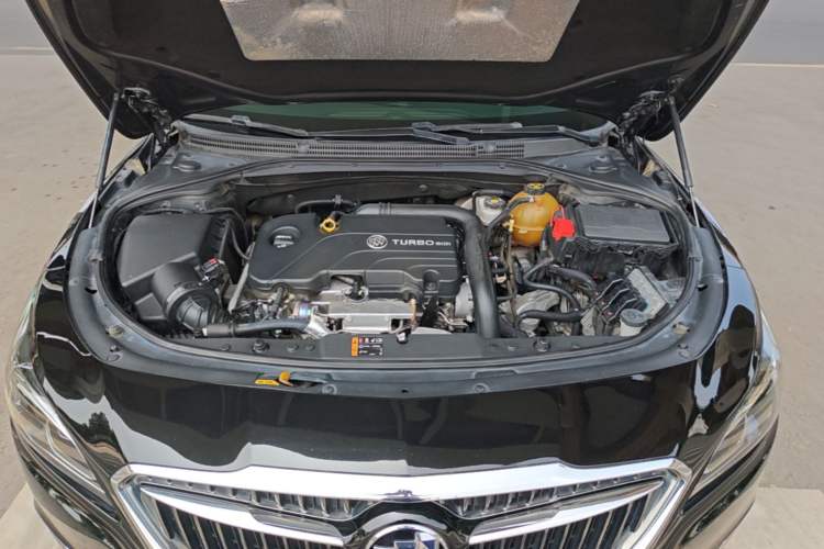 Used Buick LaCrosse 2018 20T Elite Edition Engine Bay