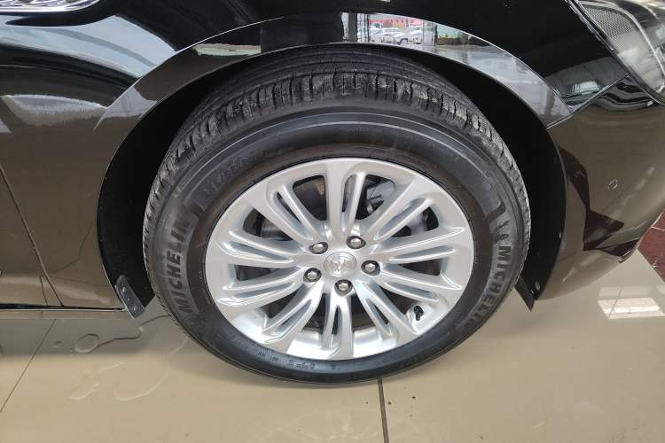 Used Buick LaCrosse 2018 20T Luxury Model Exterior 3