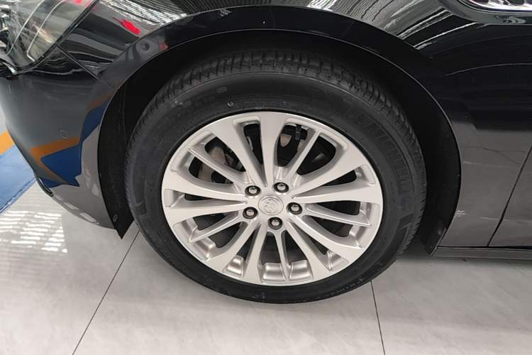 Used Buick LaCrosse 2018 28T Elite Edition Exterior 4