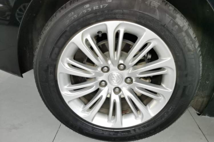 Used Buick LaCrosse 2018 30H Elite Edition Exterior 5
