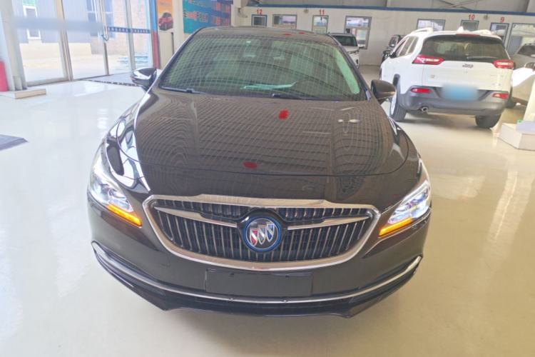 Used Buick LaCrosse 2018 30H Elite Edition Front