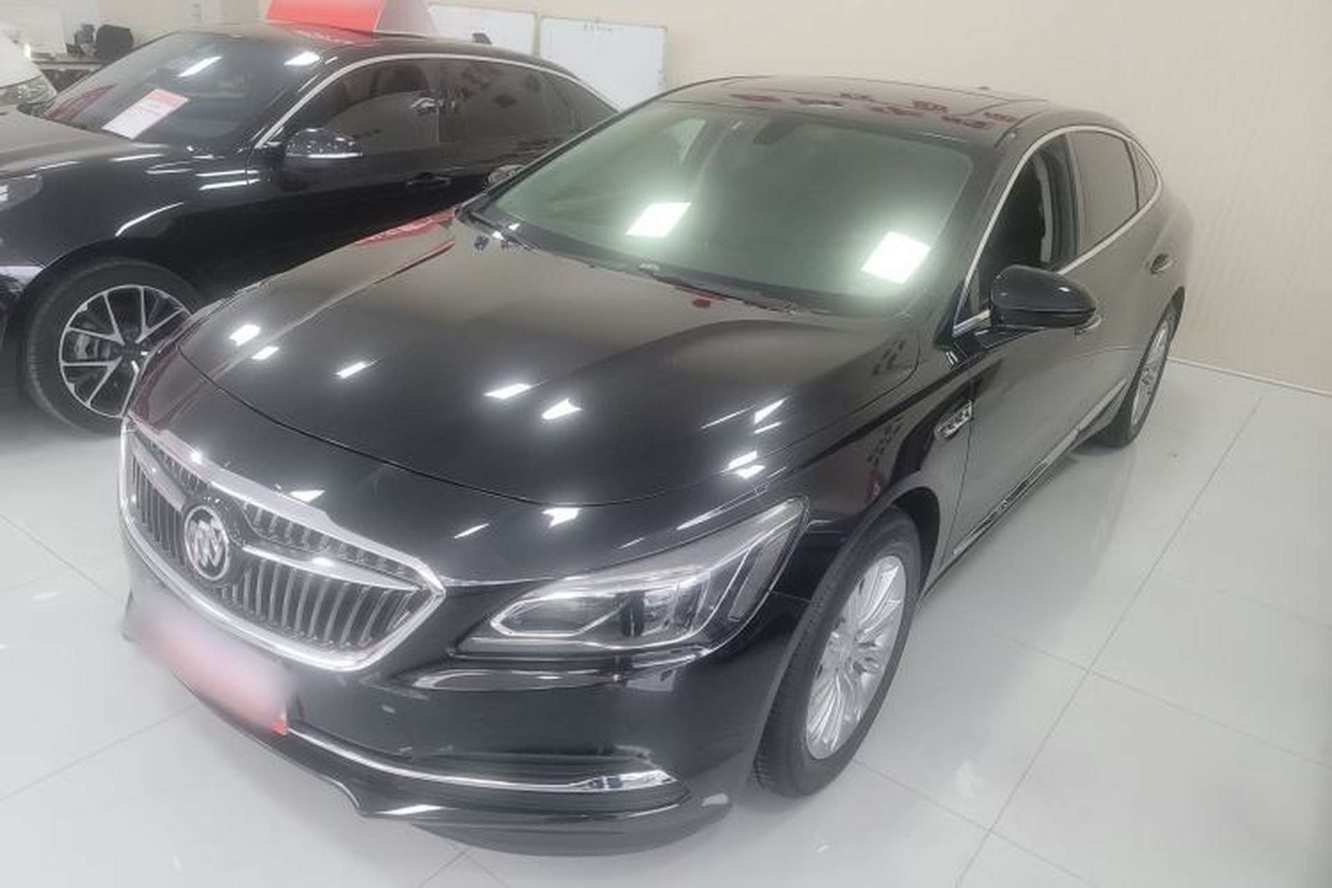 Used Buick LaCrosse 2018 20T Elite Edition Front Left 45 Deg