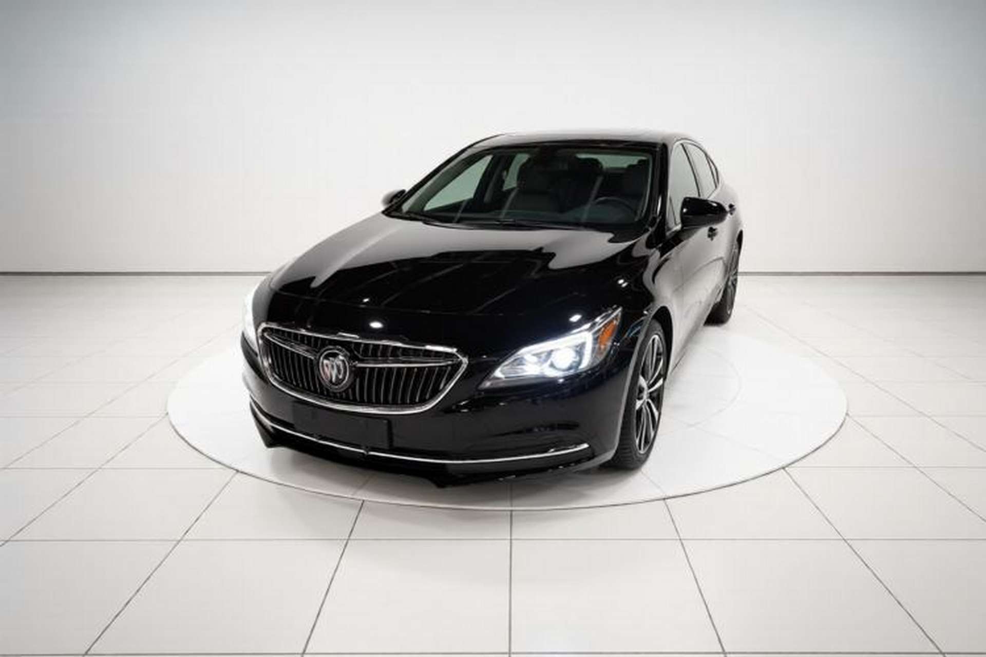 Used Buick LaCrosse 2018 20T Elite Edition Front Left 45 Deg