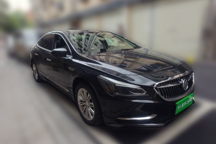 Used Buick LaCrosse 2018 20T Elite Edition Front Right 45 Deg