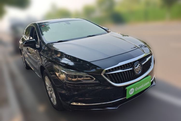 Used Buick LaCrosse 2018 30H Elite Edition Front Right 45 Deg