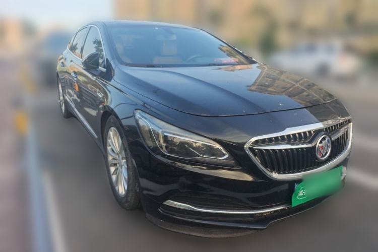 Used Buick LaCrosse 2018 28T Elite Edition Front Right 45 Deg
