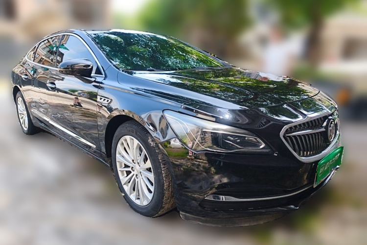 Used Buick LaCrosse 2018 28T Elite Edition Front Right 45 Deg