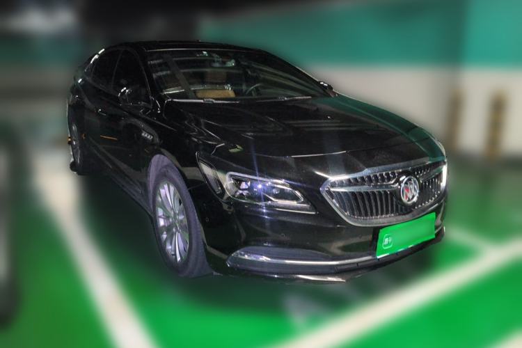 Used Buick LaCrosse 2018 28T Elite Edition Front Right 45 Deg
