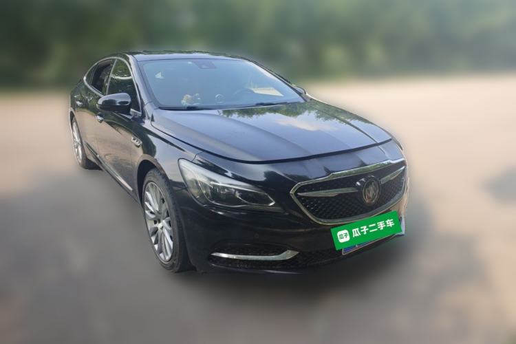 Used Buick LaCrosse 2018 28T Luxury Model Front Right 45 Deg